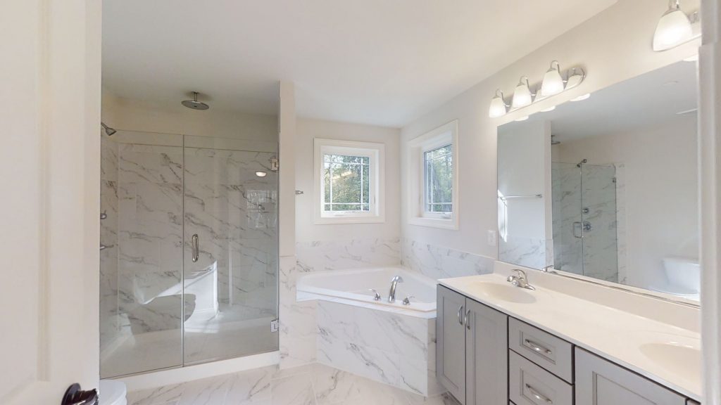 Clever Master Suite Bathroom Ideas